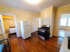 32 Claremon St, Unit 1 in Somerville, MA - Building Photo