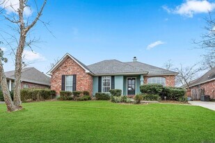 18516 Lakefield Ave in Baton Rouge, LA - Building Photo