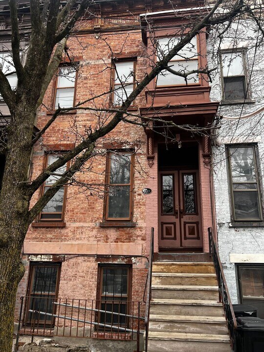 125 Dove St in Albany, NY - Building Photo