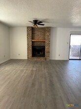 1815 Cedarhill Dr in Killeen, TX - Foto de edificio - Building Photo