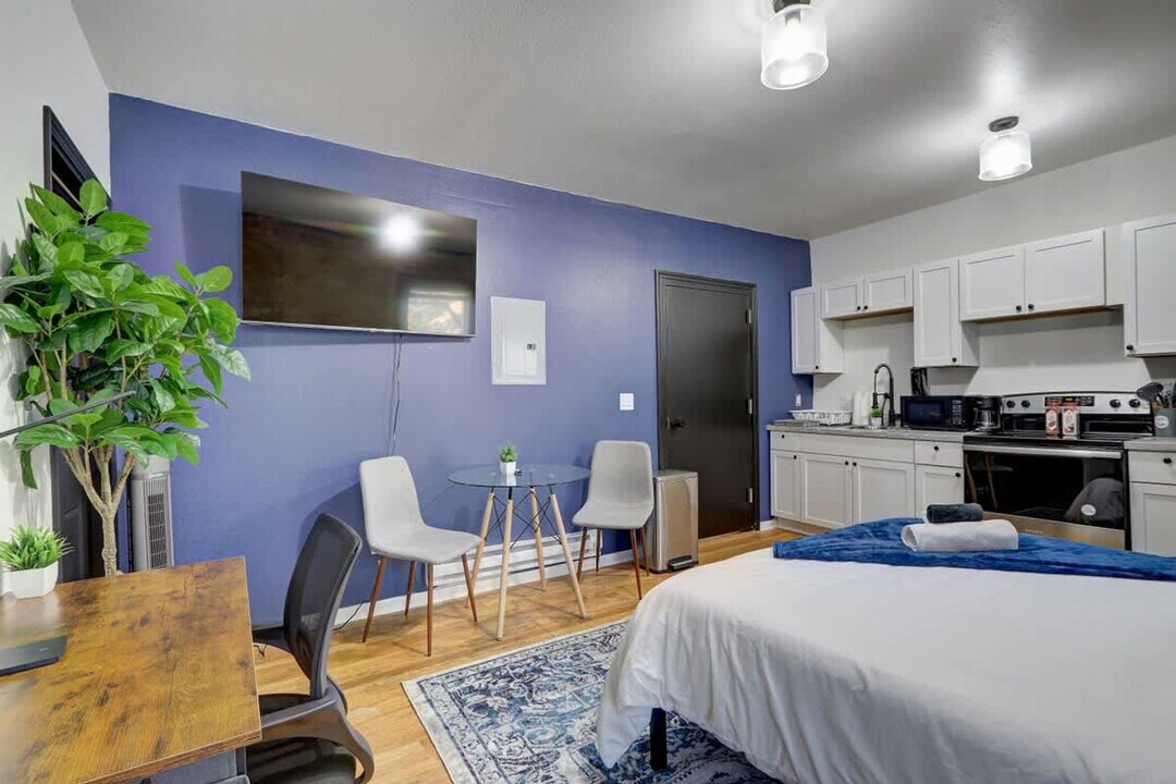 1925 N Prospect Ave in Milwaukee, WI - Building Photo