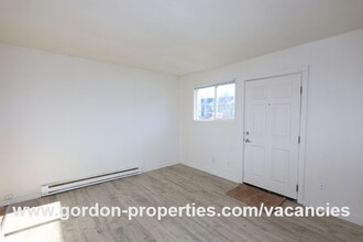 15030 SE Arista Dr in Portland, OR - Building Photo - Building Photo