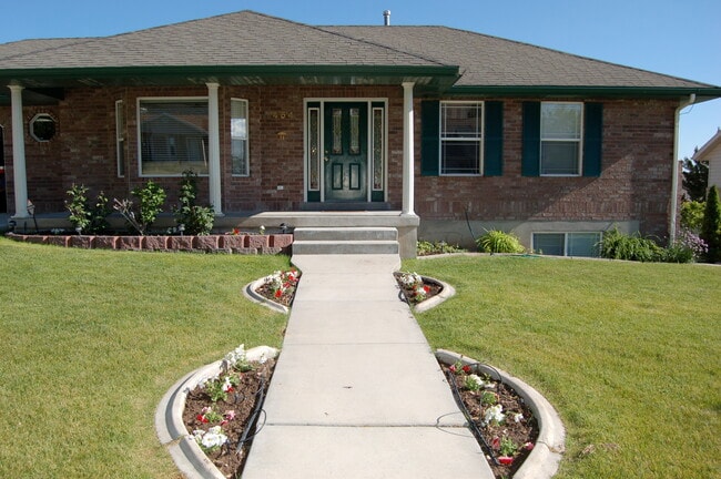 property at 454 E 800 N