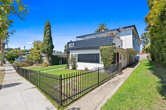 821 Maple St in Santa Monica, CA - Foto de edificio - Building Photo