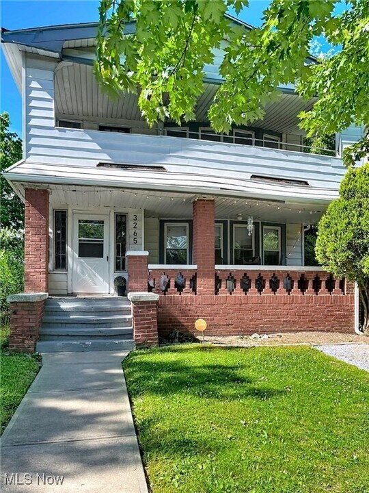 3265 E Overlook Rd in Cleveland Heights, OH - Building Photo