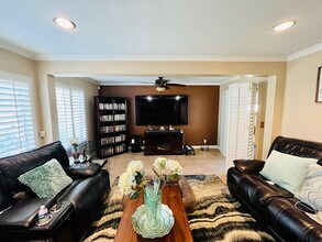 21945 Centurion Way in Santa Clarita, CA - Building Photo - Building Photo