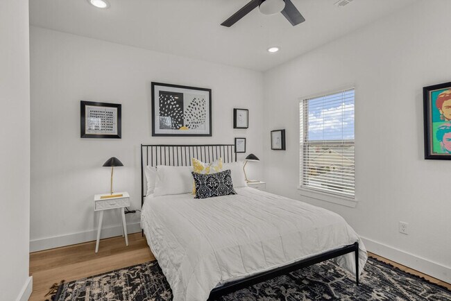 2606 SW Livingston Square in Bentonville, AR - Building Photo - Building Photo