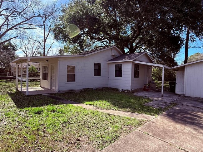 property at 13702 Hooper Rd