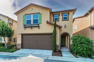 3674 Alcove Way in Clovis, CA - Building Photo