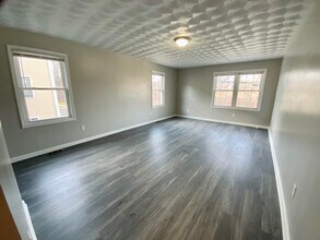 796 Branch Ave in Providence, RI - Foto de edificio - Building Photo