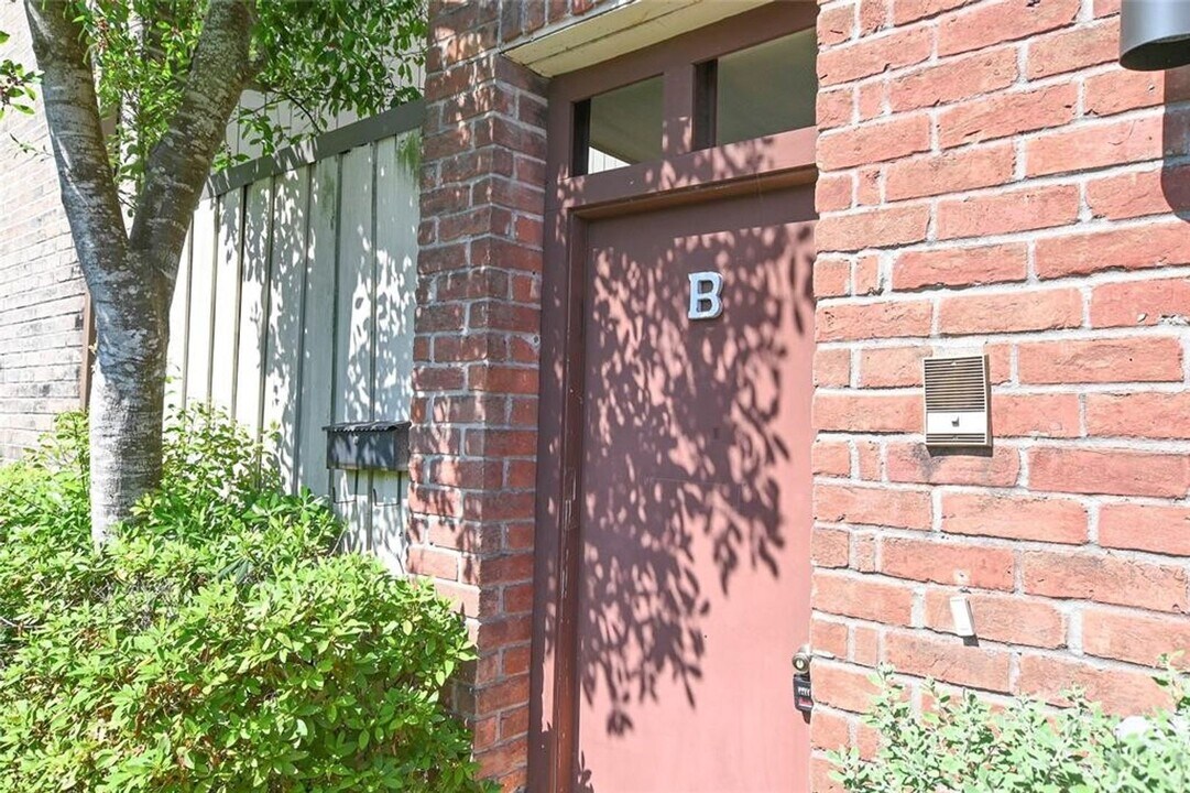 2243 W Alabama St in Houston, TX - Building Photo