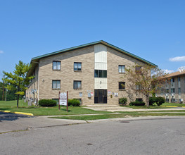 High Land Apartments in Dayton, OH - Building Photo - Building Photo