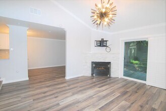3403 Meadow Brook in Costa Mesa, CA - Building Photo - Building Photo