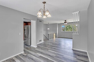 1010 Eva St in Piscataway, NJ - Building Photo - Building Photo
