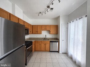 4142 Fountainside Ln in Fairfax, VA - Building Photo - Building Photo