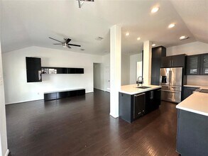 228 Doncaster in Conroe, TX - Building Photo - Building Photo