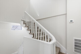 910 N Arlington Ave in Baltimore, MD - Foto de edificio - Building Photo