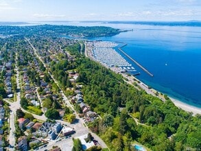 8382 Loyal Way NW in Seattle, WA - Building Photo - Building Photo