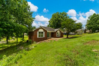4658 Thoroughbred Ln in Columbus, GA - Building Photo - Building Photo