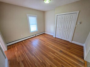 49 Hillside Ave, Unit 1 in Everett, MA - Building Photo - Building Photo