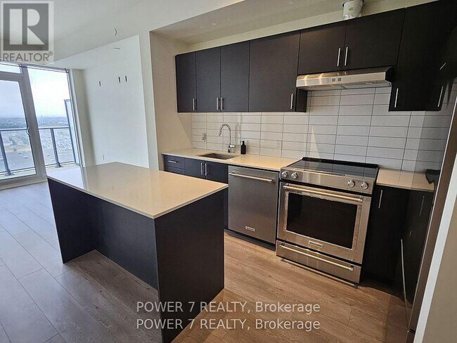 9000 Jane St in Vaughan, ON - Building Photo - Building Photo