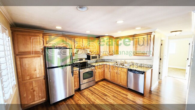 property at 122 N St