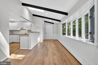 7141 Oak Ridge Rd in Falls Church, VA - Building Photo - Building Photo