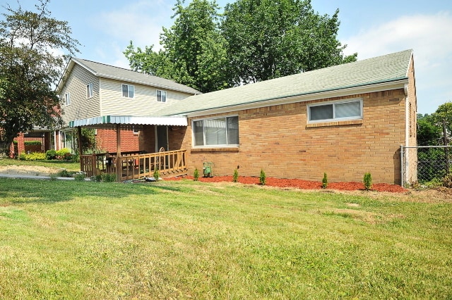 property at 1440 Barr Ave