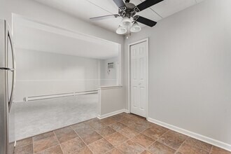 5340 Waterbury Ct in Crestwood, IL - Building Photo - Building Photo