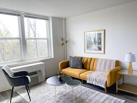 2515 Burnet Ave in Cincinnati, OH - Building Photo