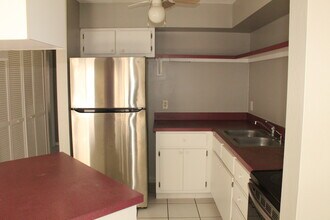 1811 SE 15th Pl, Unit 4 in Cape Coral, FL - Foto de edificio - Building Photo