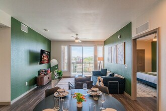 9600 W Georgia Ave in Glendale, AZ - Building Photo - Building Photo