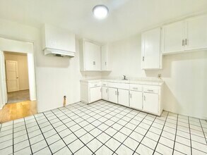 6337 10th Ave in Los Angeles, CA - Building Photo - Building Photo