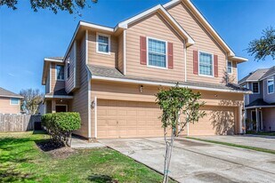 14330 Fairbuff Ln in Houston, TX - Building Photo