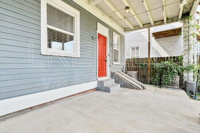 1347 S Floyd St in Louisville, KY - Foto de edificio - Building Photo