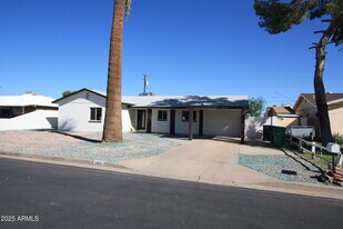 443 N Sycamore in Mesa, AZ - Building Photo