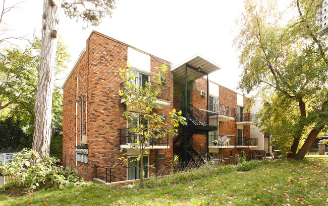 Parkside Apartments in Ann Arbor, MI - Building Photo - Building Photo