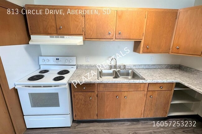 2103 4th Ave SE in Aberdeen, SD - Building Photo - Building Photo