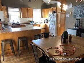 42 Brainerd Rd in Boston, MA - Foto de edificio - Building Photo