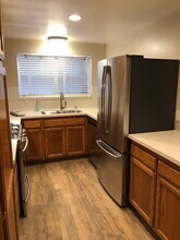 828 Bayview Dr, Unit 828 Bayview in Hermosa Beach, CA - Building Photo - Building Photo