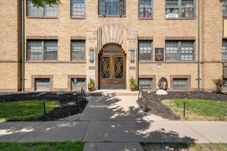 Sylrose Apartments in Denver, CO - Building Photo - Primary Photo