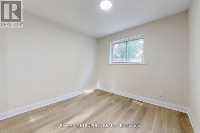 85 Primula Crescent in Toronto, ON - Building Photo - Building Photo