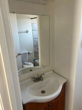 5722 Lindhurst Ave in Linda, CA - Foto de edificio - Building Photo