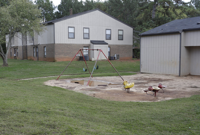 Meadow Run Apartments in Anderson, SC - Building Photo - Building Photo