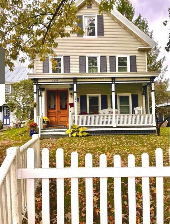 198 S Main St in Northfield, VT - Building Photo
