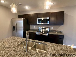 301 E St Eunice Rd-Unit -102 in Fulton, MO - Building Photo - Building Photo