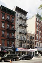303 E Houston St in New York, NY - Building Photo