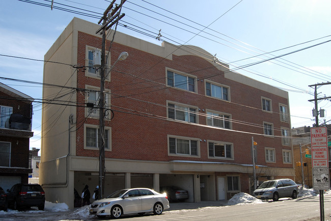 2700 Summit Ave in Union City, NJ - Building Photo - Building Photo