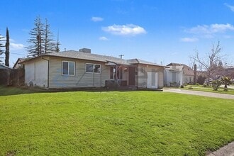 1644 Bowling Green Dr in Sacramento, CA - Building Photo - Building Photo