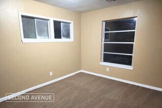 10326 Kingspoint Rd in Houston, TX - Building Photo - Building Photo